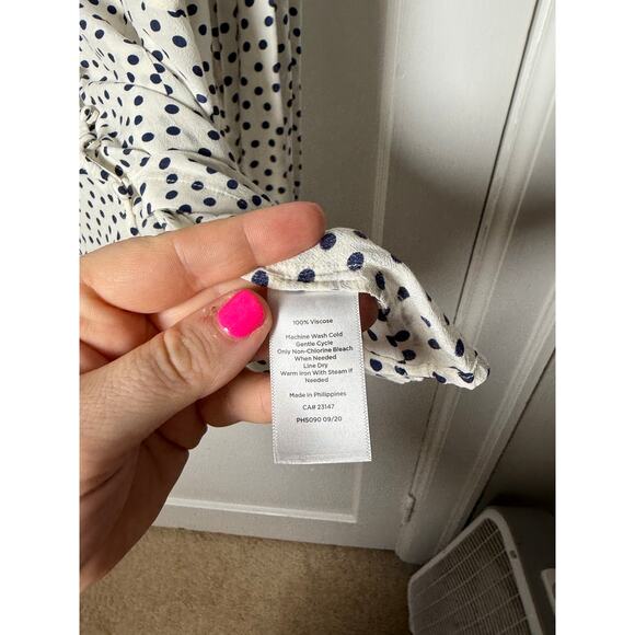 Talbots White Navy Polka Dot V-neck Button Down Blouse Top Size 12 Workwear - Picture 5 of 7